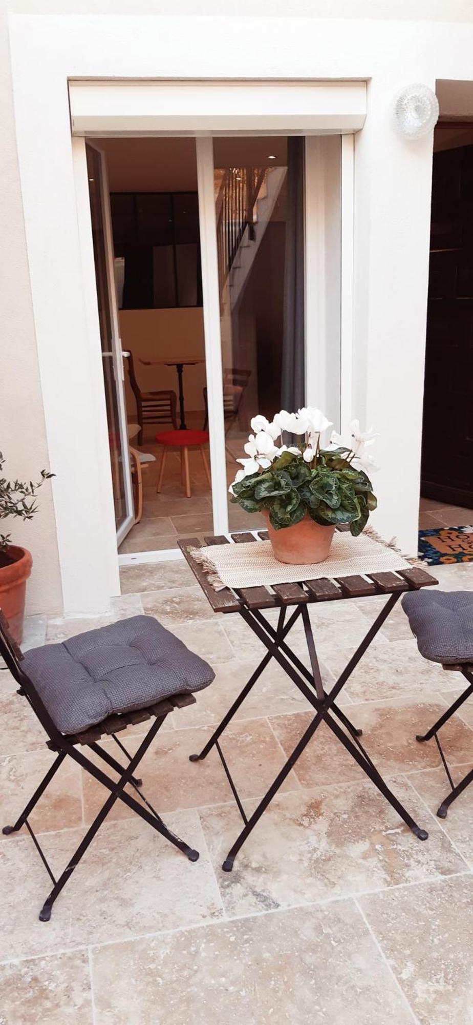 Le Gite D'Eglantine Eyguières Esterno foto